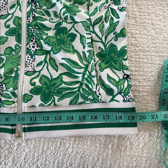 Lilly Pulitzer “lil escape plan” pattern Jacket - Picture 4 of 12